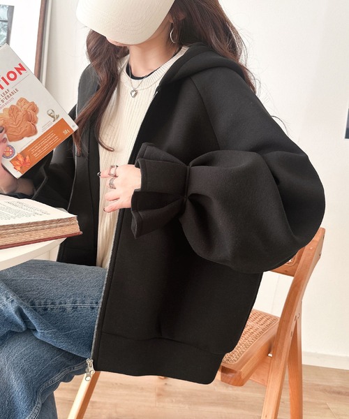 classicalelf（クラシカルエルフ）の「ふんわり、ゆったり、袖にキュン♪ダブルジップキャンディスリーブマシュマロダンボールパーカー（パーカー・レディース・ベージュ/モカ/ブラック・LARGE/X-LARGE/SMALL/MEDIUM）」の5枚目の写真