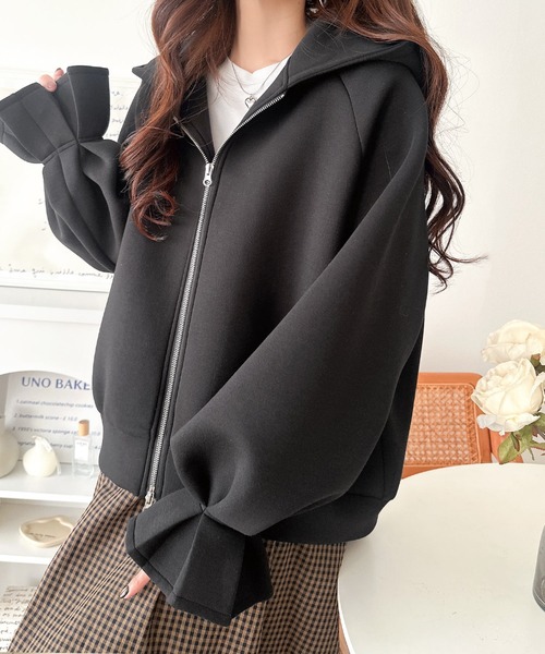 classicalelf（クラシカルエルフ）の「ふんわり、ゆったり、袖にキュン♪ダブルジップキャンディスリーブマシュマロダンボールパーカー（パーカー・レディース・ベージュ/モカ/ブラック・LARGE/X-LARGE/SMALL/MEDIUM）」の11枚目の写真