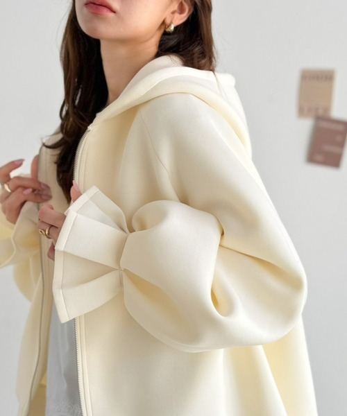 classicalelf(クラシカルエルフ)の「ふんわり、ゆったり、袖にキュン♪ダブルジップキャンディスリーブマシュマロダンボールパーカー(パーカー・レディース・ベージュ/モカ/ブラック/ホワイト系・LARGE/X-LARGE/SMALL/MEDIUM)」の5枚目の写真