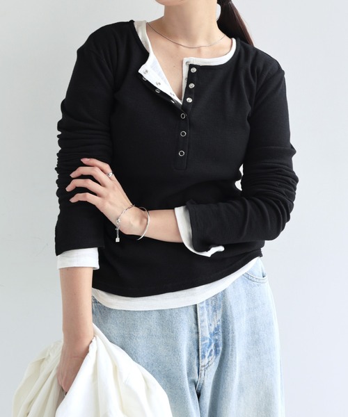 andme(アンドミー)の「ヘンリーネックスラブリブ長袖シアートップス(Tシャツ/カットソー・レディース・ブラウン/ブラック/オフホワイト・M)」の19枚目の写真