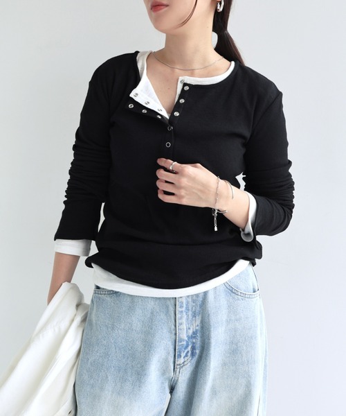 andme(アンドミー)の「ヘンリーネックスラブリブ長袖シアートップス(Tシャツ/カットソー・レディース・ブラウン/ブラック/オフホワイト・M)」の21枚目の写真