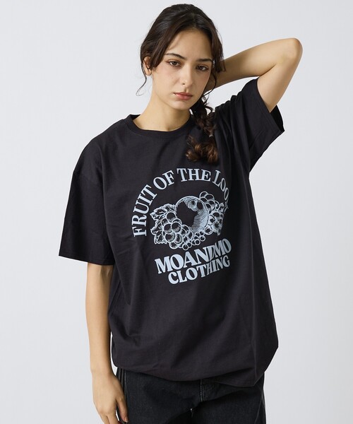 FRUIT OF THE LOOM（フルーツオブザルーム）の「【MOANDMO CLOHING × FRUIT OF THE LOOM】限定コラボレーションTシャツ/ユニセックス（Tシャツ/カットソー・メンズ・ネイビー/ホワイト/ブラック・M/L/XL）」の7枚目の写真