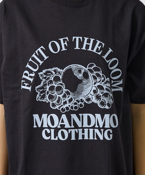 FRUIT OF THE LOOM（フルーツオブザルーム）の「【MOANDMO CLOHING × FRUIT OF THE LOOM】限定コラボレーションTシャツ/ユニセックス（Tシャツ/カットソー・メンズ・ネイビー/ホワイト/ブラック・M/L/XL）」の8枚目の写真