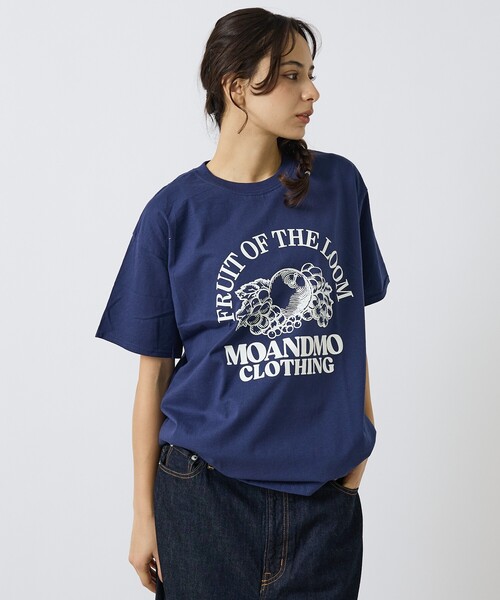 FRUIT OF THE LOOM（フルーツオブザルーム）の「【MOANDMO CLOHING × FRUIT OF THE LOOM】限定コラボレーションTシャツ/ユニセックス（Tシャツ/カットソー・メンズ・ネイビー/ホワイト/ブラック・M/L/XL）」の4枚目の写真