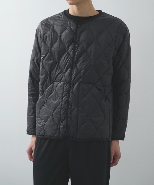 TAION（タイオン）の「【TAION】ミリタリー クルーネック ダウンジャケット-ソフトシェル / MILITARY CREW NECK DOWN JKT（ダウンジャケット/コート・メンズ・ブラック・S/XL/L/M）」の3枚目の写真