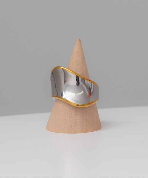 LINFA　（リンファ）の「ステンレス　ニュアンスラインリング（リング・レディース・シルバー/シルバー×ゴールド・#7）」の3枚目の写真