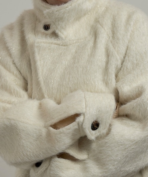 lawgy(ラウジー)の「2way shaggy random button coat / 2wayシャギーランダムボタンコート(その他アウター・レディース・ホワイト/ベージュ/ミックスグレー・FREE)」の7枚目の写真