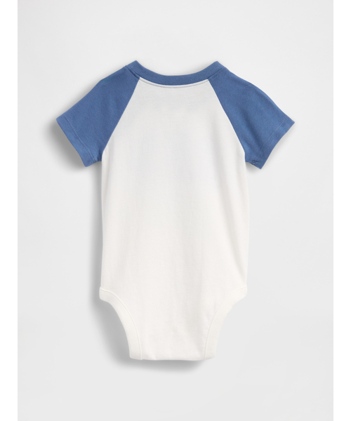 GAP(ギャップ)の「オーガニックコットン GAPロゴ ラグランスリーブ ボディスーツ (ベビー)(ロンパース・キッズ・ピンク/ブルー・50cm/60cm/70cm/80cm/90cm)」の4枚目の写真