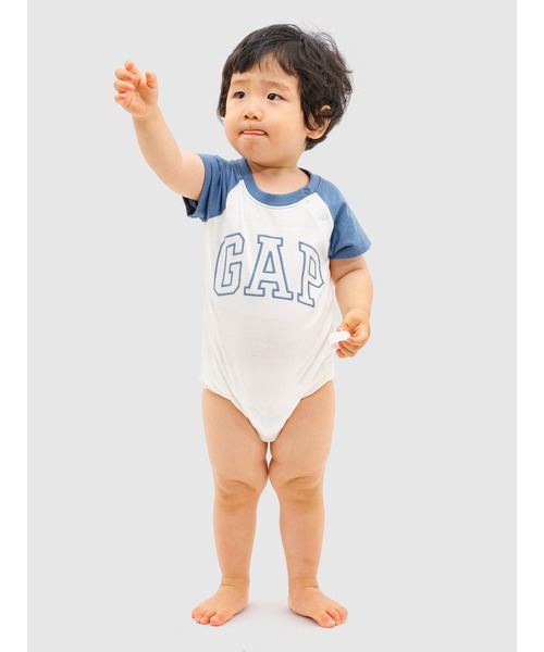 GAP(ギャップ)の「オーガニックコットン GAPロゴ ラグランスリーブ ボディスーツ (ベビー)(ロンパース・キッズ・ピンク/ブルー・50cm/60cm/70cm/80cm/90cm)」の9枚目の写真