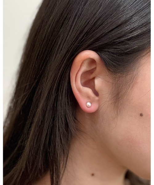 H.O.V(フォブ)の「【H.O.V】ORB PEARL STUD PIERCE-S/オーブ パール スタッド ピアス ユニセックス(ピアス(両耳用)・レディース・ホワイト・FREE)」の5枚目の写真