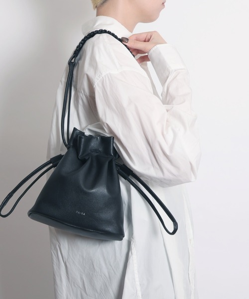 YArKA（ヤーカ）の「【YArKA/ヤーカ】real leather flat braided handle drawstring shoulder bag [bdbd6] / フラット編ハンドル巾着バッグ（ショルダーバッグ・メンズ・ブラック・FREE）」の15枚目の写真