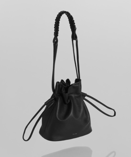 YArKA（ヤーカ）の「【YArKA/ヤーカ】real leather flat braided handle drawstring shoulder bag [bdbd6] / フラット編ハンドル巾着バッグ（ショルダーバッグ・メンズ・ブラック・FREE）」の16枚目の写真