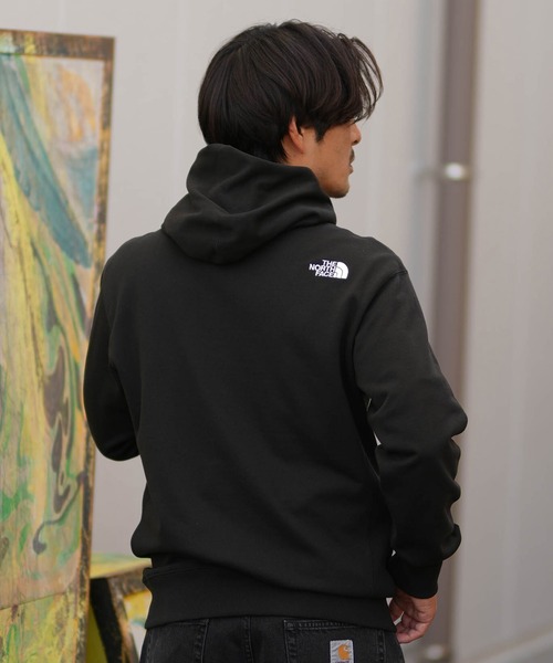 THE NORTH FACE(ザノースフェイス)の「THE NORTH FACE/ザ・ノース・フェイス プルオーバー パーカー ロゴ 裏毛 スクエアロゴフーディ― NT12333(パーカー・メンズ・ブラック/スモークグレー・M/L/XL/XXL)」の4枚目の写真