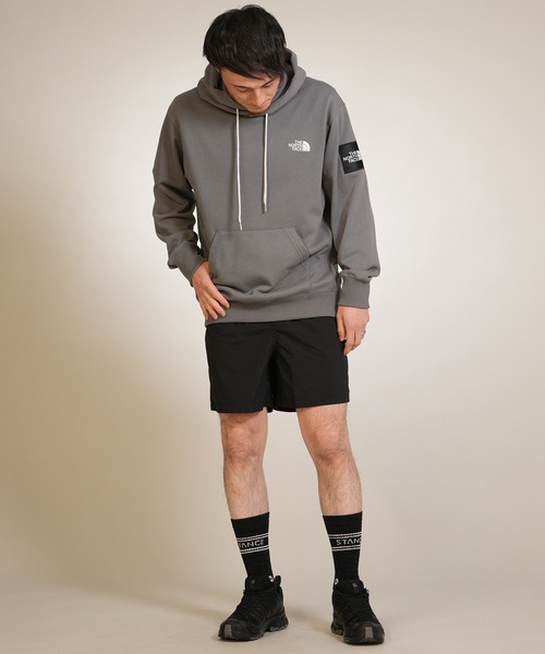 THE NORTH FACE(ザノースフェイス)の「THE NORTH FACE/ザ・ノース・フェイス プルオーバー パーカー ロゴ 裏毛 スクエアロゴフーディ― NT12333(パーカー・メンズ・ブラック/スモークグレー・M/L/XL/XXL)」の16枚目の写真