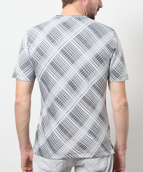 HIDEAWAYS NICOLE（ハイダウェイニコル）の「バイアスブリスターチェックジャカード クルーネック半袖プルオーバー（Tシャツ/カットソー・メンズ・ブルー/ホワイト×ブラック/ホワイト×ブルー/ホワイト×ライトグレー/ブラック×グレー・MEDIUM/LARGE/X-LARGE）」の15枚目の写真