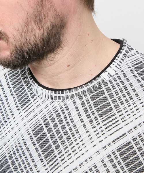 HIDEAWAYS NICOLE（ハイダウェイニコル）の「バイアスブリスターチェックジャカード クルーネック半袖プルオーバー（Tシャツ/カットソー・メンズ・ブルー/ホワイト×ブラック/ホワイト×ブルー/ホワイト×ライトグレー/ブラック×グレー・MEDIUM/LARGE/X-LARGE）」の16枚目の写真