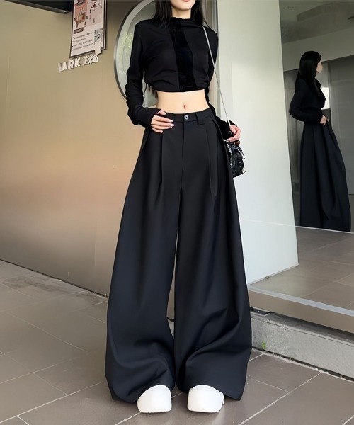 Flugge(フラッジー)の「ワイドルーズパンツ(その他パンツ・レディース・ブラック/ホワイト・FREE)」の1枚目の写真