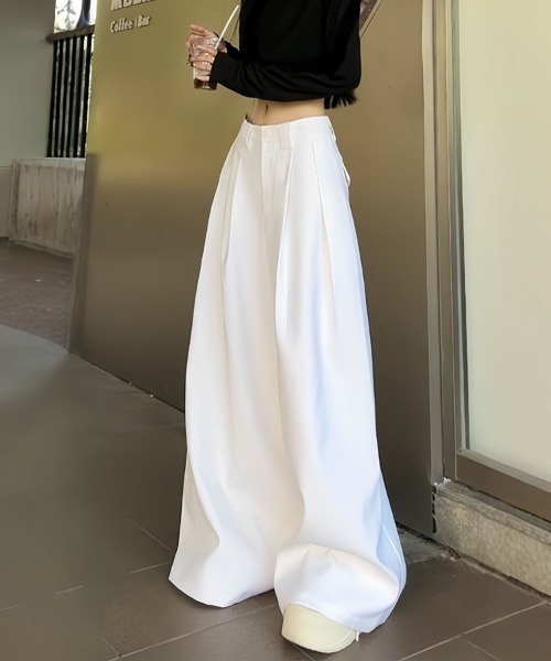 Flugge(フラッジー)の「ワイドルーズパンツ(その他パンツ・レディース・ブラック/ホワイト・FREE)」の4枚目の写真