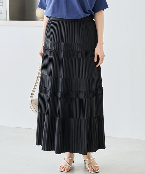 LAVEANGE(ラビアンジェ)の「プリーツティアードロングスカート(スカート・レディース・ブラック/チャコールグレー/ライトベージュ・5L/4L/3L/LL/M)」の2枚目の写真