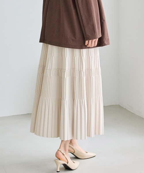 LAVEANGE(ラビアンジェ)の「プリーツティアードロングスカート(スカート・レディース・ブラック/チャコールグレー/ライトベージュ・5L/4L/3L/LL/M)」の16枚目の写真