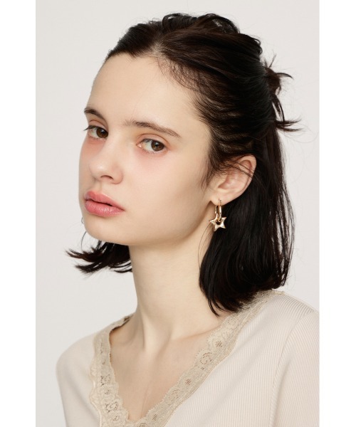 SLY(スライ)の「CHUNKY STAR P/EARRING チャンキースターピアス(ピアス(両耳用)・レディース・シルバー/ゴールド・FREE)」の12枚目の写真