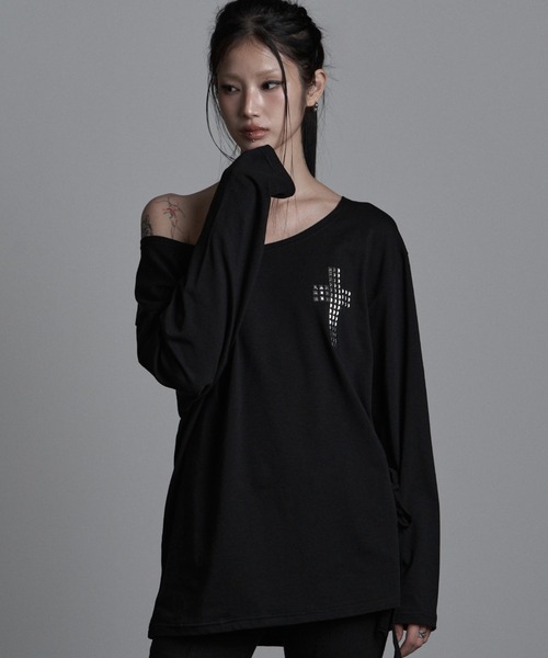 as you are(アズユーアー)の「◇ASYOUARE◇クロスライン オフショルダー Tシャツ CROSS LINE OFF-SHOULDER T-SHIRT(Tシャツ/カットソー・レディース・ブラック/ホワイト・FREE)」の17枚目の写真