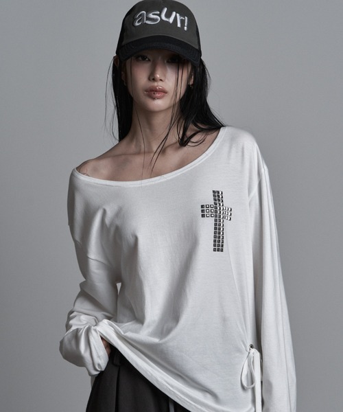 as you are(アズユーアー)の「◇ASYOUARE◇クロスライン オフショルダー Tシャツ CROSS LINE OFF-SHOULDER T-SHIRT(Tシャツ/カットソー・レディース・ブラック/ホワイト・FREE)」の22枚目の写真