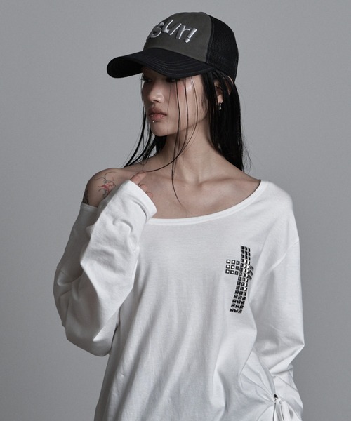 as you are(アズユーアー)の「◇ASYOUARE◇クロスライン オフショルダー Tシャツ CROSS LINE OFF-SHOULDER T-SHIRT(Tシャツ/カットソー・レディース・ブラック/ホワイト・FREE)」の12枚目の写真