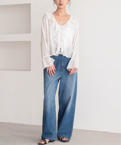 for/c(フォーシー)の「ヨウリュウラッフルカラーブラウス【サスティナブル】(シャツ/ブラウス・レディース・ブラック/オフホワイト・M/L)」の10枚目の写真