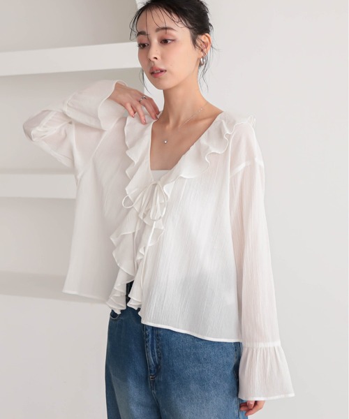 for/c(フォーシー)の「ヨウリュウラッフルカラーブラウス【サスティナブル】(シャツ/ブラウス・レディース・ブラック/オフホワイト・M/L)」の12枚目の写真