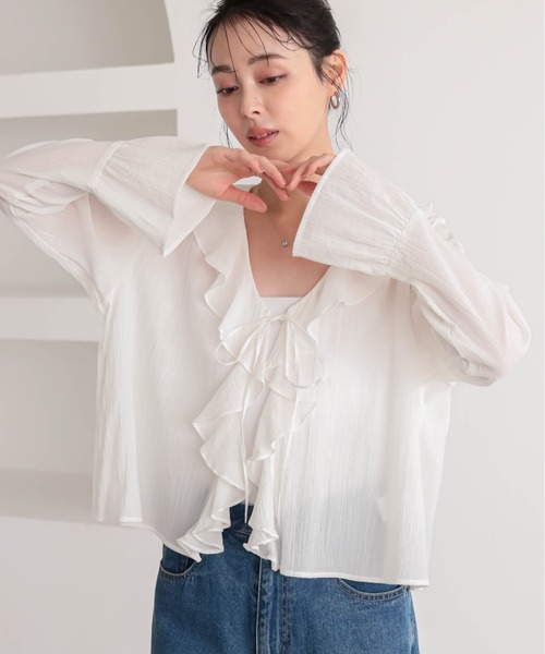for/c(フォーシー)の「ヨウリュウラッフルカラーブラウス【サスティナブル】(シャツ/ブラウス・レディース・ブラック/オフホワイト・M/L)」の11枚目の写真