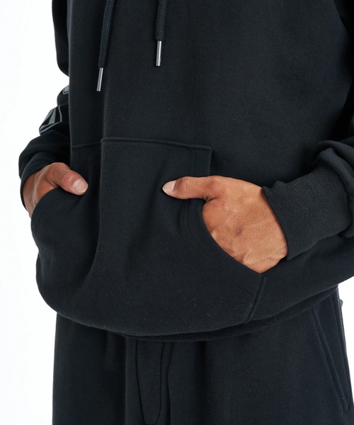 VOLCOM（ボルコム）の「VOLCOM ONE POINT LOGO BASIC PARKA（パーカー・メンズ・ブラック/グレー・M/L/XL）」の7枚目の写真