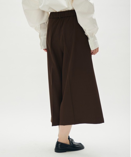 full/fill.(フルフィル)の「tuck long bermuda pants / タックロングバミューダパンツ(その他パンツ・レディース・ブラウン/ブラック・FREE)」の3枚目の写真