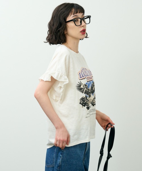 A.D.C.L.(エーディーシーエル)の「袖フリル ロックプリントTシャツ(Tシャツ/カットソー・レディース・オフホワイト/チャコールグレー・M/L)」の4枚目の写真