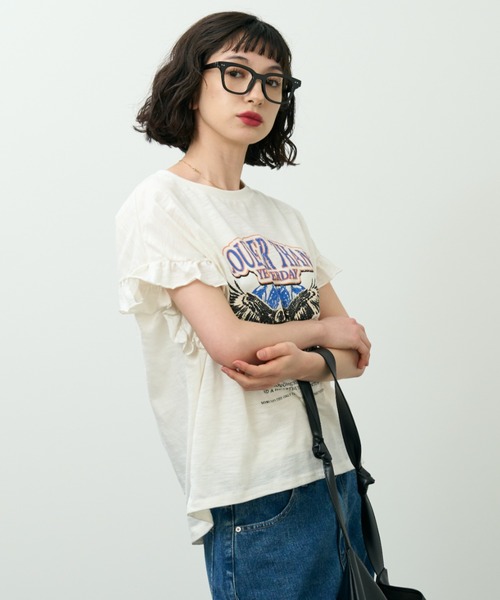 A.D.C.L.(エーディーシーエル)の「袖フリル ロックプリントTシャツ(Tシャツ/カットソー・レディース・オフホワイト/チャコールグレー・M/L)」の5枚目の写真