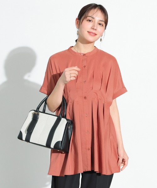 GLACIER lusso(グラシアルッソ)の「【美冷・接触冷感・吸水速乾・UVカット】タックチュニックブラウス(シャツ/ブラウス・レディース・ブルー/ダークオレンジ/ネイビー/ブラウン・L/S/M)」の20枚目の写真