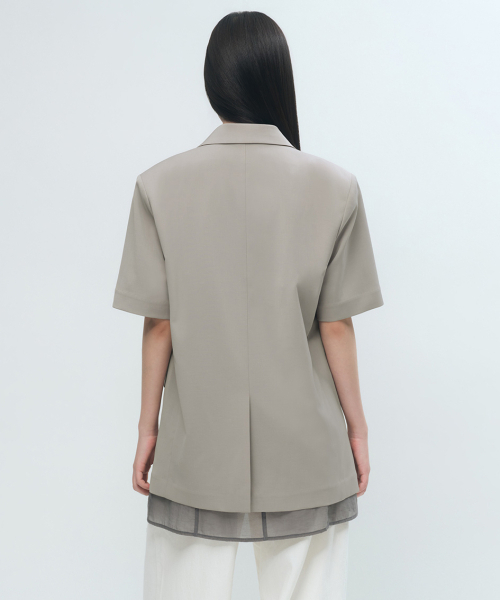 MUSINSA STANDARD WOMAN（ムシンサスタンダードウーマン）の「ウィメンズスリックベルト付き半袖ブレザー[グレイッシュベージュ]（テーラードジャケット・レディース・その他・SMALL/MEDIUM/LARGE/X-SMALL）」の6枚目の写真