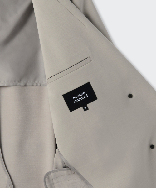 MUSINSA STANDARD WOMAN（ムシンサスタンダードウーマン）の「ウィメンズスリックベルト付き半袖ブレザー[グレイッシュベージュ]（テーラードジャケット・レディース・その他・SMALL/MEDIUM/LARGE/X-SMALL）」の2枚目の写真