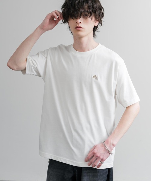 LOGOS(ロゴス)の「LOGOS ロゴス 吸汗速乾 スパイラルヤーンワンポイントロゴ刺繍半袖Tシャツ(Tシャツ/カットソー・メンズ・サンドベージュ/オフホワイト/カーキ/オレンジ/ネイビー/ワイン/スミクロ・M/LL/L)」の1枚目の写真