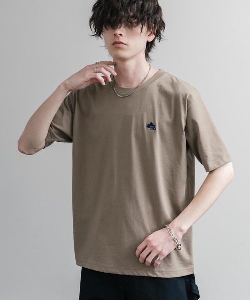 LOGOS(ロゴス)の「LOGOS ロゴス 吸汗速乾 スパイラルヤーンワンポイントロゴ刺繍半袖Tシャツ(Tシャツ/カットソー・メンズ・サンドベージュ/オフホワイト/カーキ/オレンジ/ネイビー/ワイン/スミクロ・M/LL/L)」の4枚目の写真
