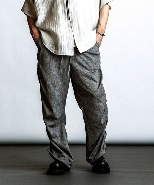 NO ID.(ノーアイディ)の「【NO ID.】Side Gather Easy Trousers / サイドギャザー イージー トラウザーズ(その他パンツ・メンズ・ブラック/ダークグレー/グレー・1/2)」の4枚目の写真