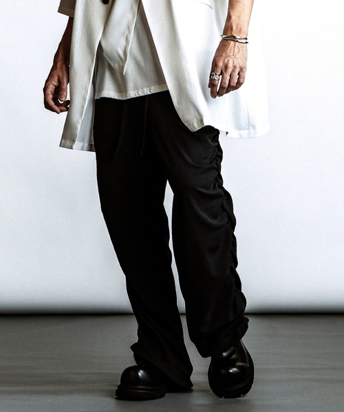 NO ID.(ノーアイディ)の「【NO ID.】Side Gather Easy Trousers / サイドギャザー イージー トラウザーズ(その他パンツ・メンズ・ブラック/ダークグレー/グレー・1/2)」の8枚目の写真