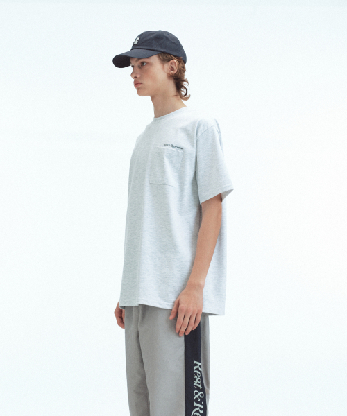 Rest&Recreation(レストアンドレクリエーション)の「OVERSIZED POCKET T-SHIRT - LIGHT GREY(Tシャツ/カットソー・メンズ・その他・ONE)」の4枚目の写真