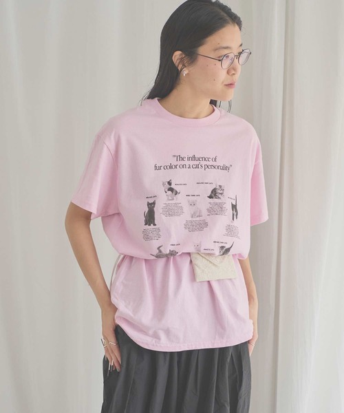 fig London(フィグロンドン)の「cat studies Tshirt(Tシャツ/カットソー・レディース・アッシュグレー/ピンク・FREE)」の2枚目の写真