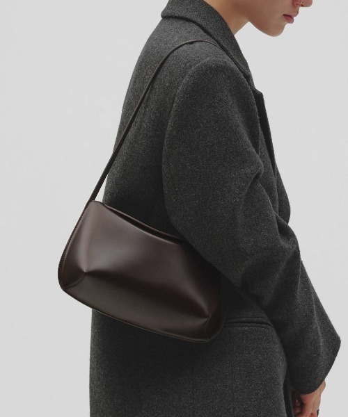 TODAYFUL(トゥデイフル)の「【TODAYFUL/トゥデイフル】Sleek Leather Bag/スリークレザーバッグ(ショルダーバッグ・レディース・ダークブラウン/ブラック・FREE)」の13枚目の写真