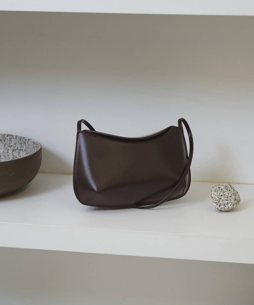 TODAYFUL(トゥデイフル)の「【TODAYFUL/トゥデイフル】Sleek Leather Bag/スリークレザーバッグ(ショルダーバッグ・レディース・ダークブラウン/ブラック・FREE)」の12枚目の写真