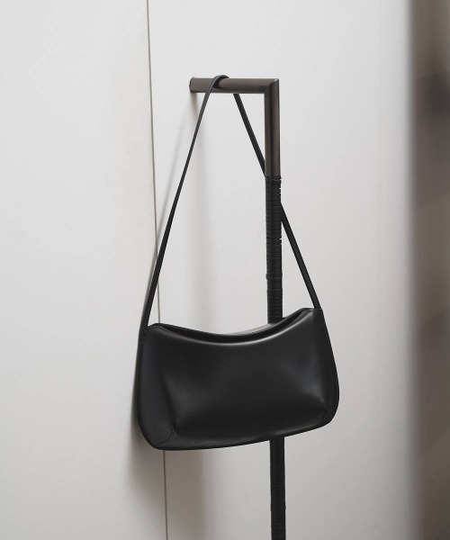TODAYFUL(トゥデイフル)の「【TODAYFUL/トゥデイフル】Sleek Leather Bag/スリークレザーバッグ(ショルダーバッグ・レディース・ダークブラウン/ブラック・FREE)」の22枚目の写真
