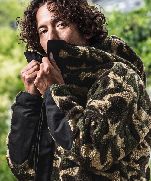 CAMBIO(カンビオ)の「mj11654- Camouflage Hooded Blouson ハイネックフードブルゾン(MIU-262-001)(ブルゾン・メンズ・ブラック/オリーブ・M/S/L)」の4枚目の写真