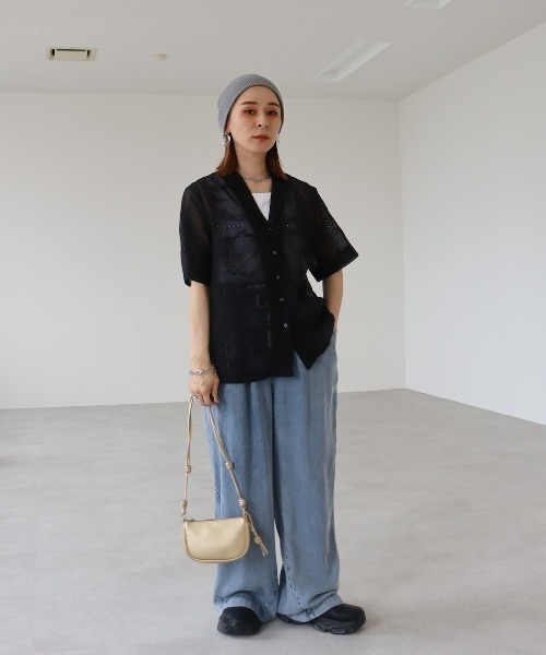 zena(ジェナ)の「パッチワーク風総刺繍半袖シャツジャケット(シャツ/ブラウス・レディース・ホワイト/ブラック・FREE)」の5枚目の写真