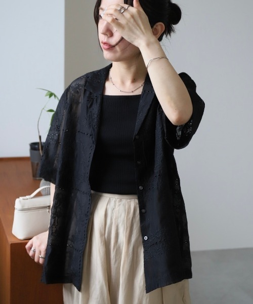 zena(ジェナ)の「パッチワーク風総刺繍半袖シャツジャケット(シャツ/ブラウス・レディース・ホワイト/ブラック・FREE)」の12枚目の写真